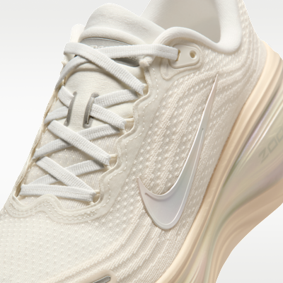 W+NIKE+VOMERO+PLUS+ESS.png